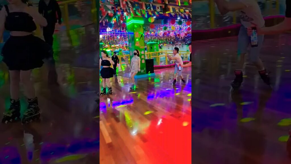 skater cute girl look | cute girl skating #skating #sports #skatergirl #shorts #shortvideo