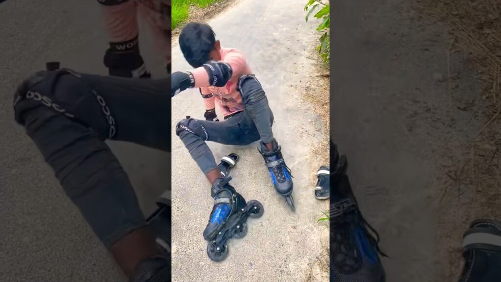 Skating stunt #skating #stunt #stuntvideo #skater #aanshukumar80 #skateboarding #shorts Aanshukumar