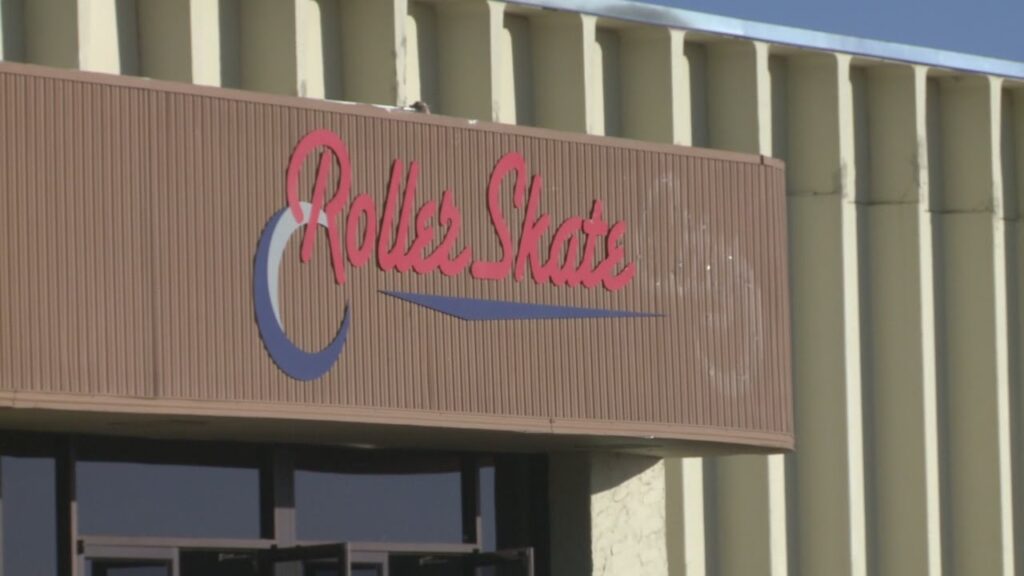 Albuquerque roller skating rink celebrates its grand reopening