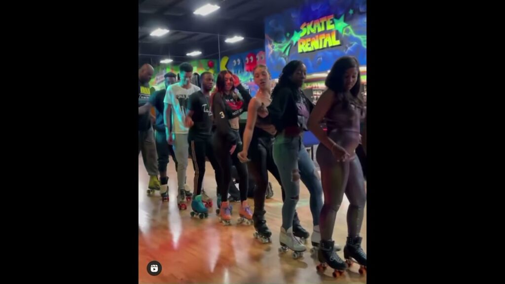 Shaq Skating With Roller Skaters π₯