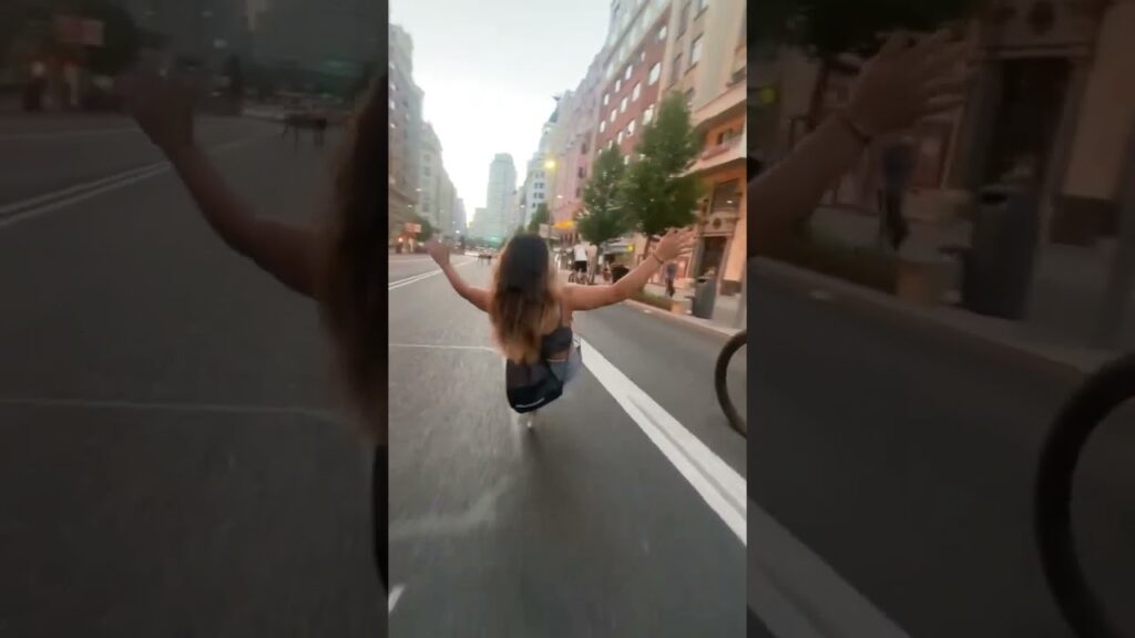 Extrem rollerskating through the city #shorts