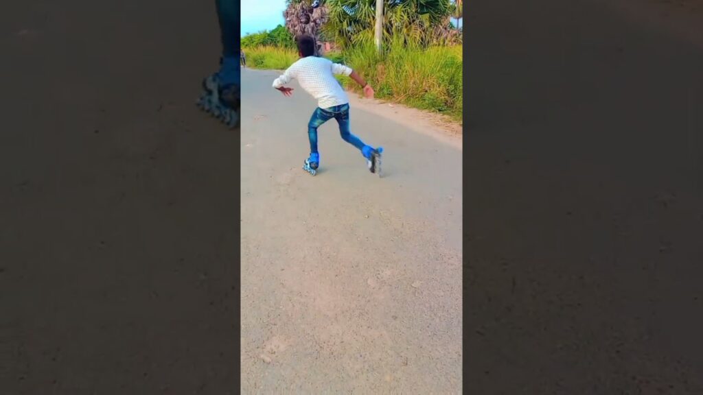 #brotherskating video β€ #public #reaction #omg girl reaction πβ€ #rollar skating #shortfeeds #stunt β€