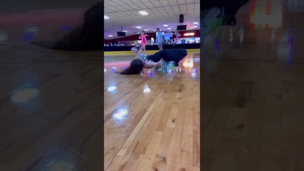 public reaction Skating skills 😱👀#reaction #subscribe #skating #girl #skills #youtube #viral #tiktok