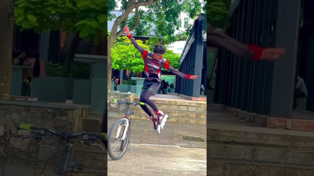 කොහොමද ඒ ගැම්ම පොලිසියත් බලන් ඉන්නෙ කොල්ලා දිහා ලංකාවේ ගැම්ම respect police 👮♀️💗🫡#viralvideo