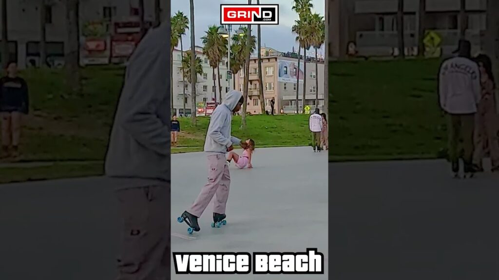 Cutie Pie by One Way Part 9 AT VENICE BEACH ROLLER DISCO PLAZA LIVE #rollerskating #grind