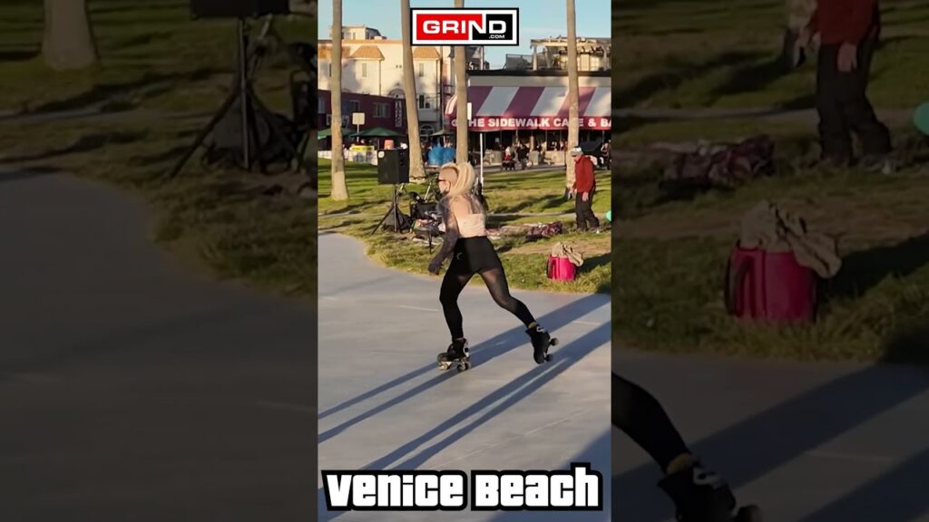 Another Brick In The Wall Part 4 Pink Floyd AT VENICE BEACH ROLLER DISCO PLAZA #rollerskating #grind