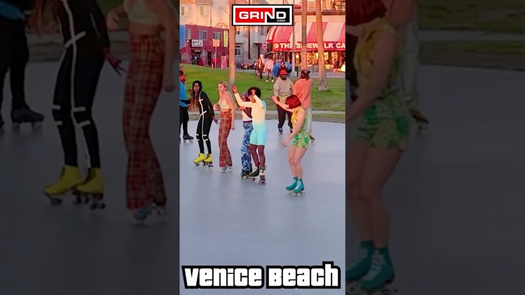 I Heard It Through The Grapevine by Marvin Gaye Part 2 AT VENICE BEACH ROLLER DISCO PLAZA #grind
