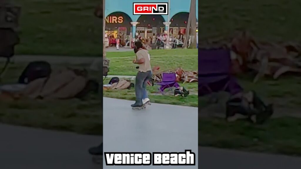 PT 3 Chicago Bus Stop Ooh, I Love It at VENICE BEACH ROLLER DISCO PLAZA #grind #rollerskating
