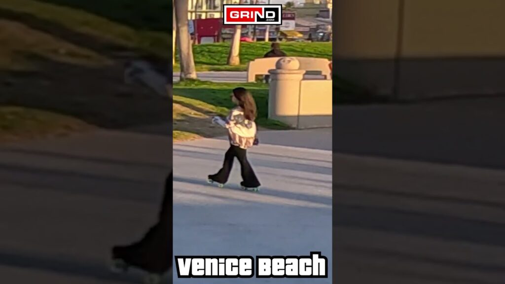 PT 4 Moon Boots – I Want Your Attention at VENICE BEACH ROLLER DISCO PLAZA  #grind  #rollerskating