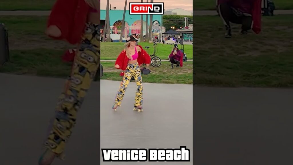 PT 2 SHE IS FANTASY with Earth, Wind & Fire at VENICE BEACH ROLLER DISCO PLAZA #grind #rollerskating