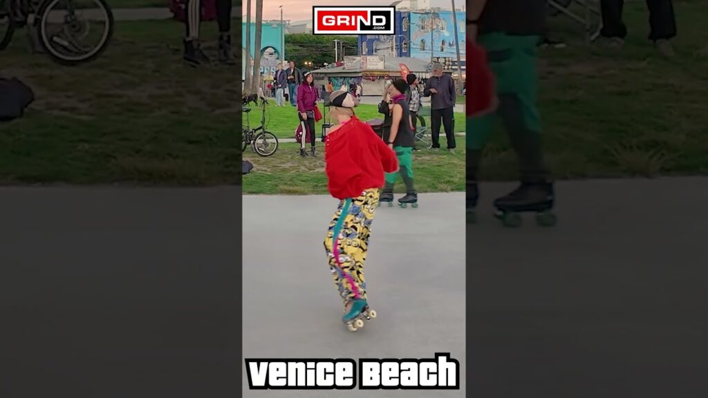 PT 3 SHE IS FANTASY with Earth, Wind & Fire at VENICE BEACH ROLLER DISCO PLAZA #grind #rollerskating