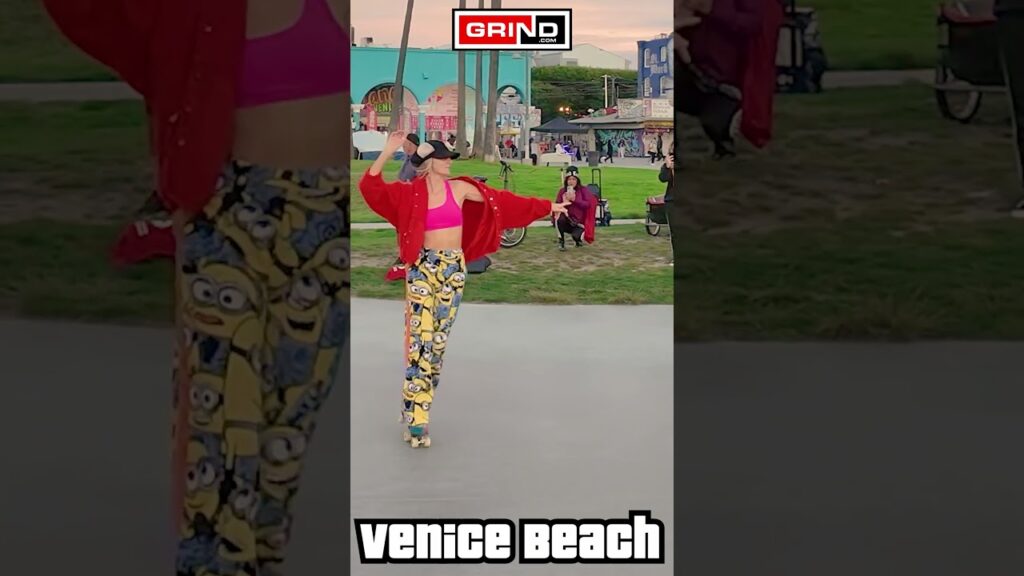 PT 4 SHE IS More Than A Woman the Bee Gees at VENICE BEACH ROLLER DISCO PLAZA #grind #rollerskating