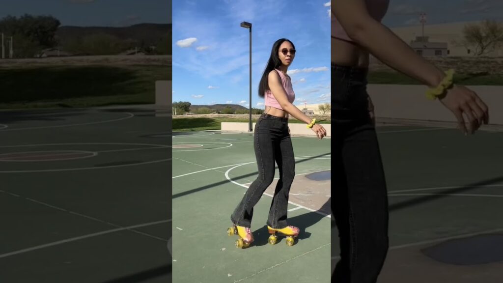 2 Easy Roller Skating Transitions | #beginnerskater #rollerskating #howtorollerskate