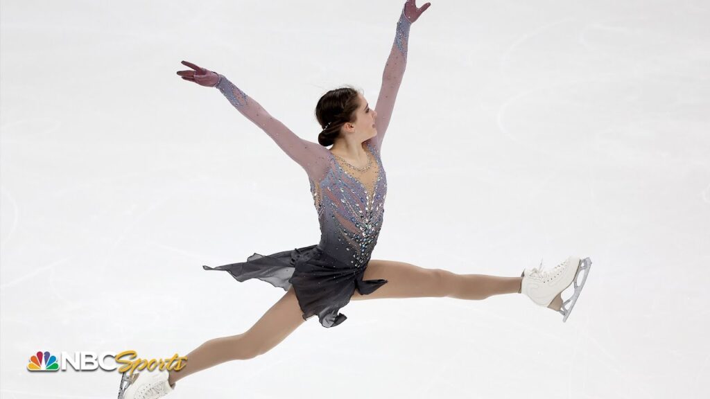Isabeau Levito BARELY holds off Amber Glenn for lead in US Nationals short program | NBC Sports