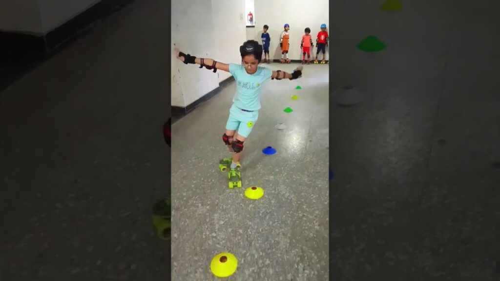 Skating🤪🫣 zig zac Skating sitting 😅#skating #viral #trending #shorts