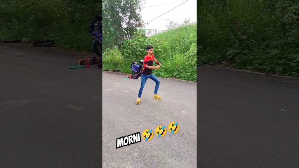 Morni 🤣#skating #trending #publicreaction #girlreaction #shorts