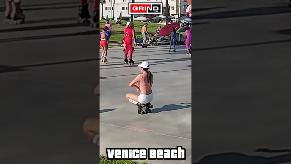 John Legend Tonight Best You Ever Had pt 2 at Venice Beach roller disco Plaza. #grind #rollerskating