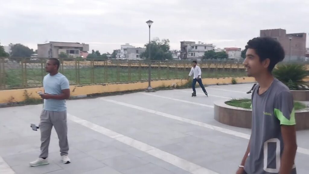 Skating krne hali park gaye 🛼 | Kya view 🌅 aa raha hai 🥹