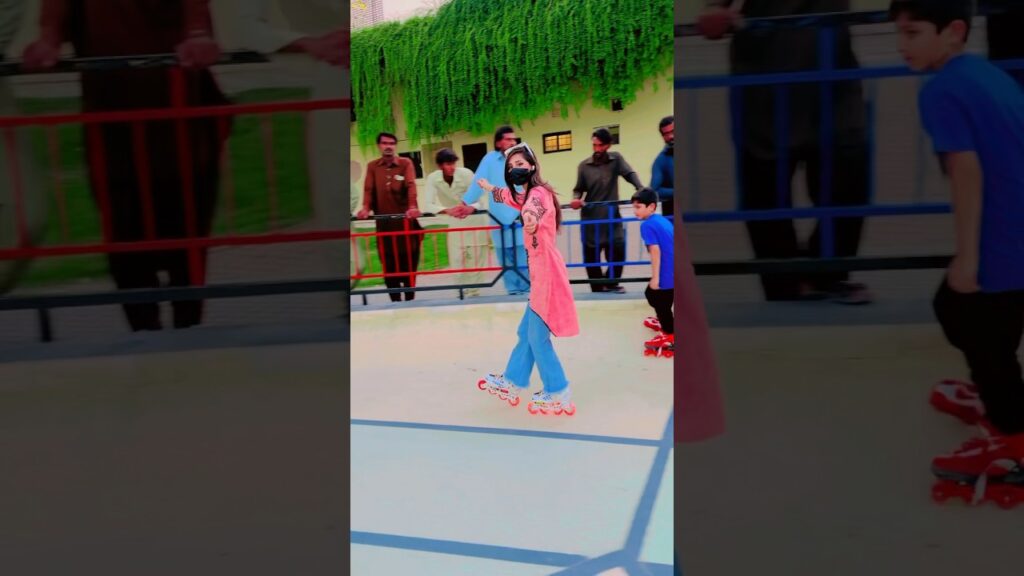 View😻 #skating #skatinggirl #love #sehaafam #mychannel #youtubeshorts #rollerskatinggirl #skater
