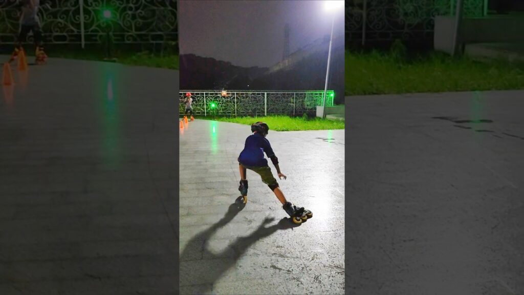 #dhakaskatingclub #skatinggirl #roadskating #skater #park #skating #skate #skatingfamily #funny