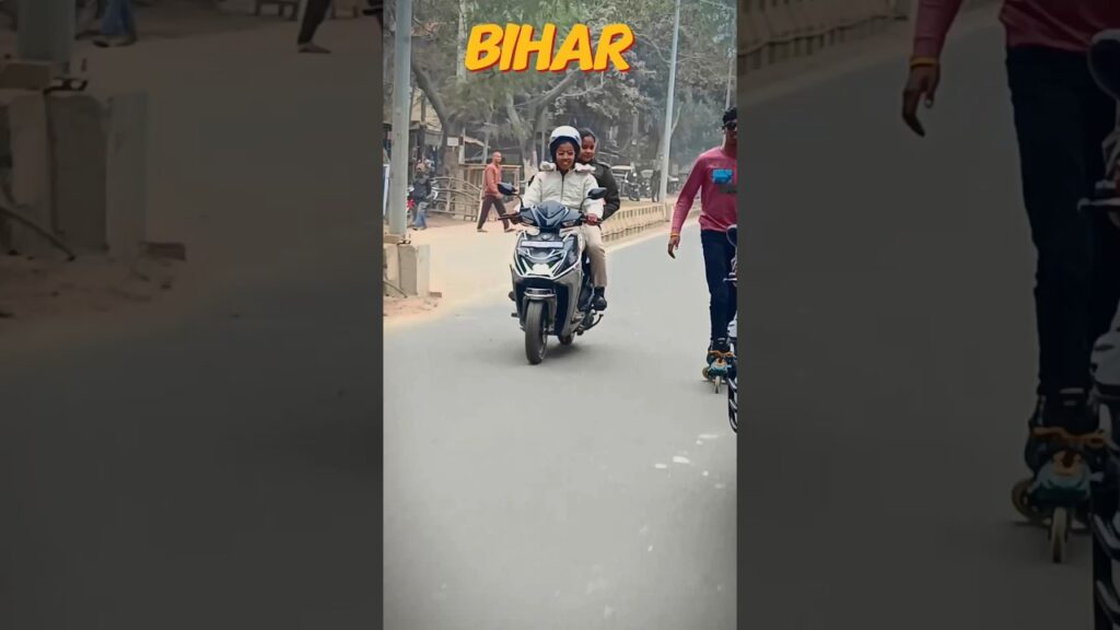 Indian girls police ka cute reaction 🥰 #skating #road
