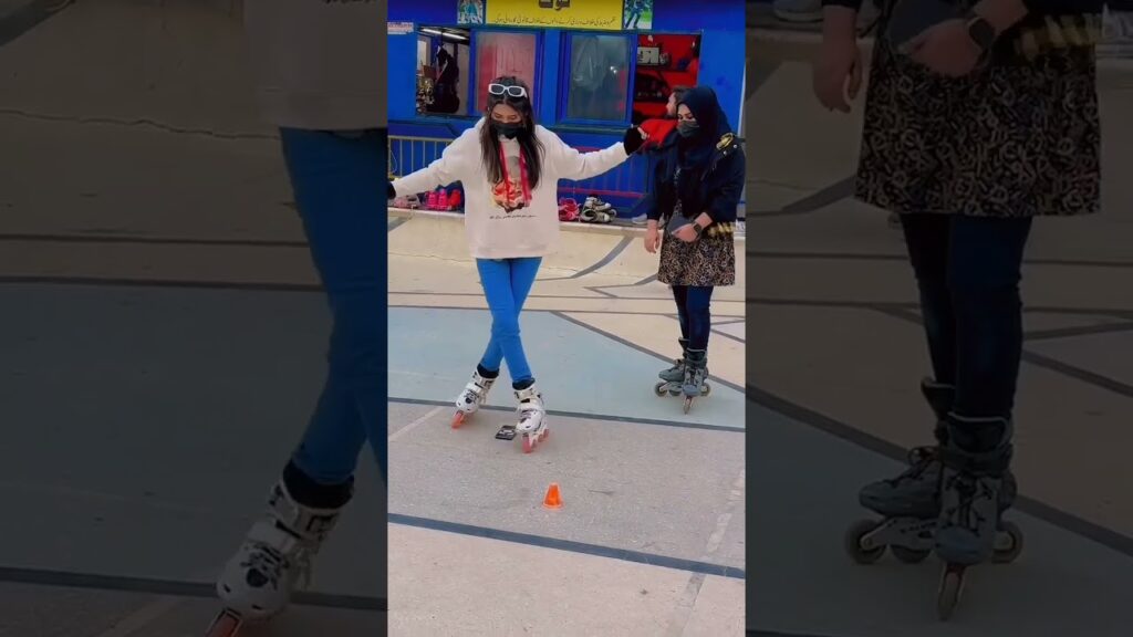 Skater Girls💗#youtube #ayazskatingclub #skatergirl #yotubeshort #Sehaaskaterr