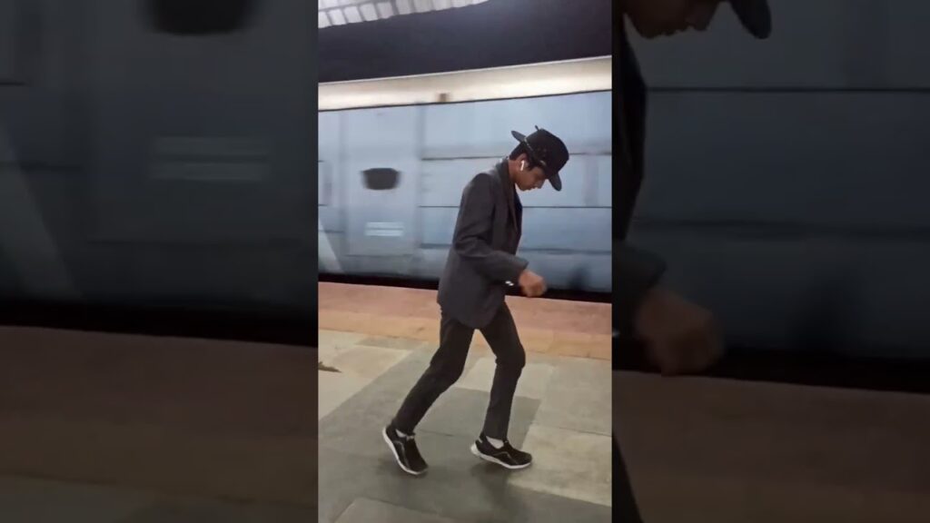 Moonwalk -michael x prathvi | smooth criminal song #shorts #moonwalk #michaeljackson #youtubeshorts