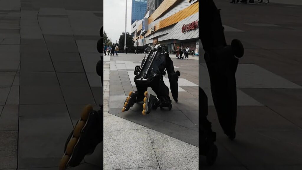 Dans skating 😃💞 #nayanali #love #skating #roadskating #publicreactin #skateboarding #comedy