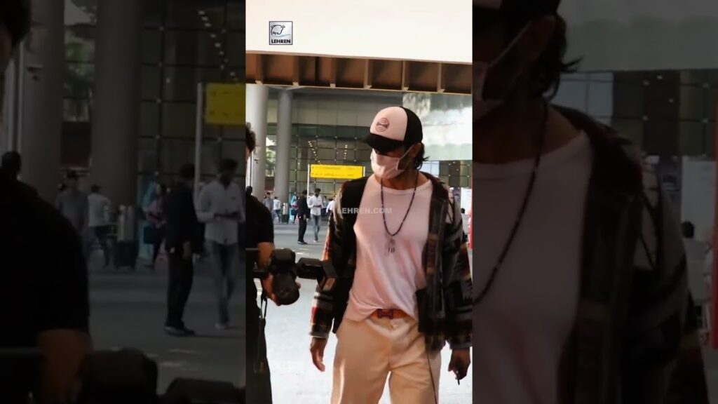 Vidyut Jammwal Ka Dashing Airport Look ๐๐ฅ #shorts #ytshorts #spotted #vidyutjammwal