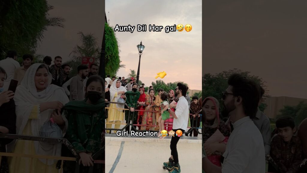 Aunty Dil Har gai🤭🤣😂🔥 #ytshorts #shortvideo #skatingshorts#Ansafakhar  #Ansaskater #Fakharskater