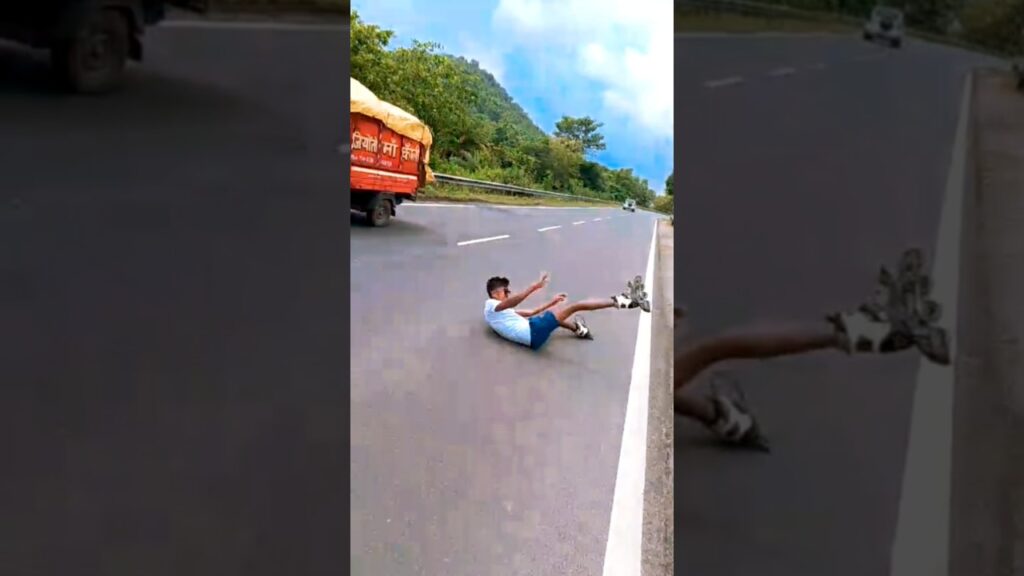 gir gaya bhai ๐ญ๐ญ support me ๐๐ญ๐ญ๐ซโpura video deke #shortvideo #skateaccident ๐ญ๐ญ๐ญ๐ซ๐โโ