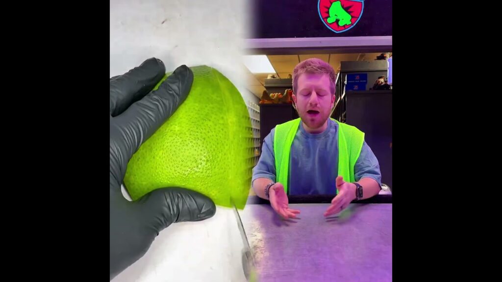 I always forget to charge my stuff Check my bio for the link🕺🏻 #rollerrink #rollerskating #movies