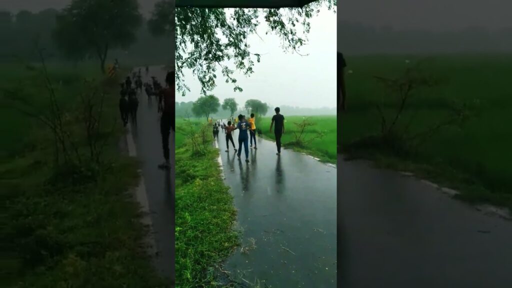 It’s pelting down children love to jump #learnenglish #pluviophile #monsoonlovers #Rainpuddles.๐๐๐๐ฅ๐ซ