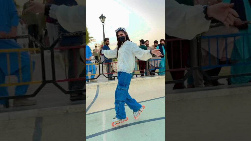 Public π± #sehaaskater #skatinggirlsehaa #youtubeshorts #skatingvideos #skatinglovers #sehaafaam