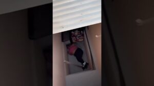 moti gir gyii 😭 #viral #skatingchannel #rollerskating #indianskateranas #sports #roadskating