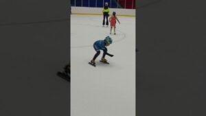 Ladki Badi Anjani Haiππ€£π₯π #ytshorts #shortsviral #shortsfeed #shortsvideo #shorts #sports #skating