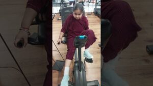 Ladki Badi Anjani Hai😂🤣🔥🙈 #ytshorts #shortsviral #shortsfeed #shortsvideo #shorts #sports #exercise