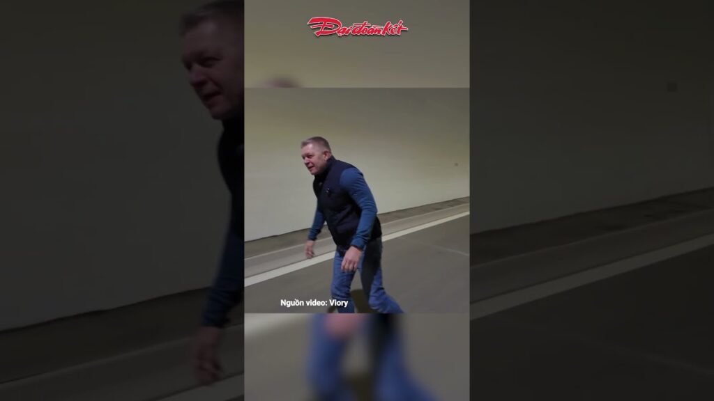 Thủ tướng Slovakia trượt patin xuyên hầm 7,5 km, khánh thành công trình chờ gần 30 năm