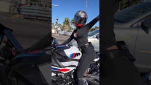 new bmw 1000 rr 2026 – tes suara 🩷 #robloxtrend