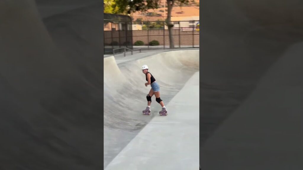 Girl vs Boy Skating Stunt winning #youtubeshorts #india #inlineskating #girl #reaction #1subscribe