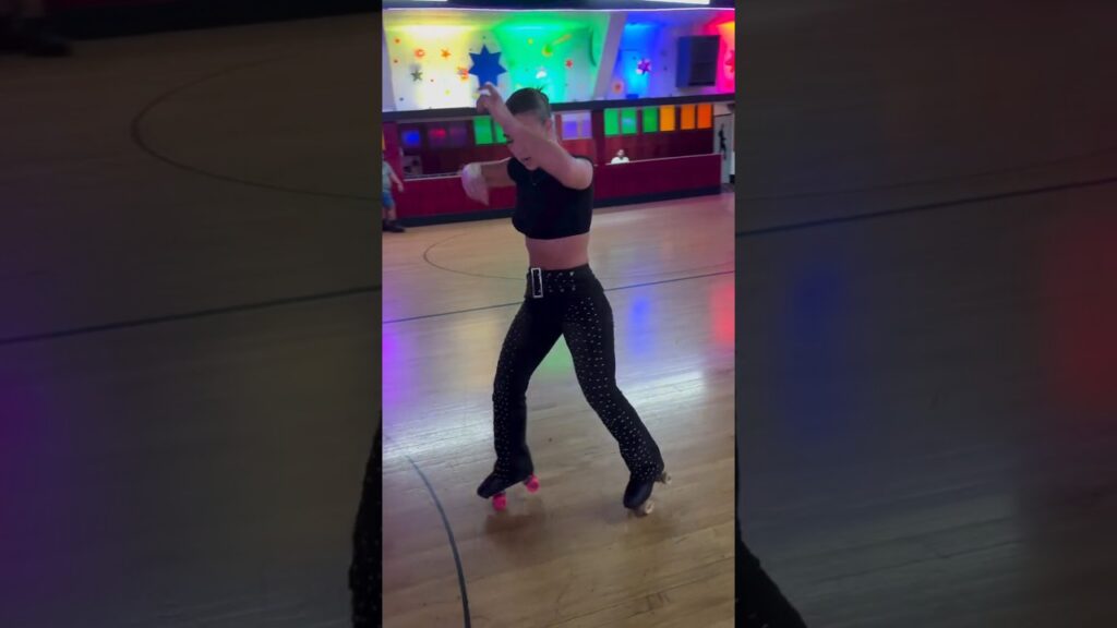 #rollerskating ππ₯#girl #dance #shorts #clips π₯π₯π###