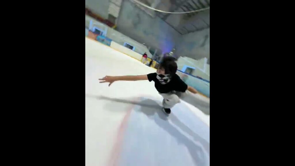 sakting lover #skating #entertament #skate #skater #skateboarding #rollerskating #publicreaction
